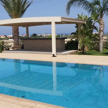 Noufaro Luxury Pernera
